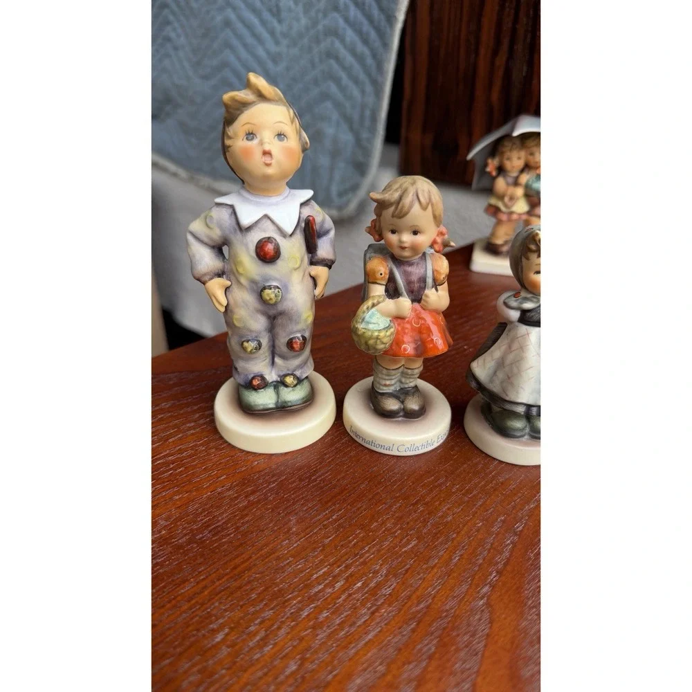 Lot of 4 Goebel Hummel Figurines Assorted Girls Children‎ Collectibles